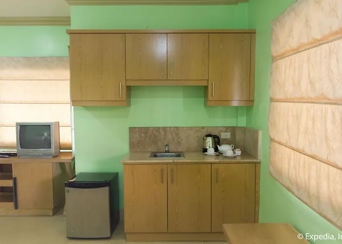 Hotel Crown Regency Residences - Quarantine 3*